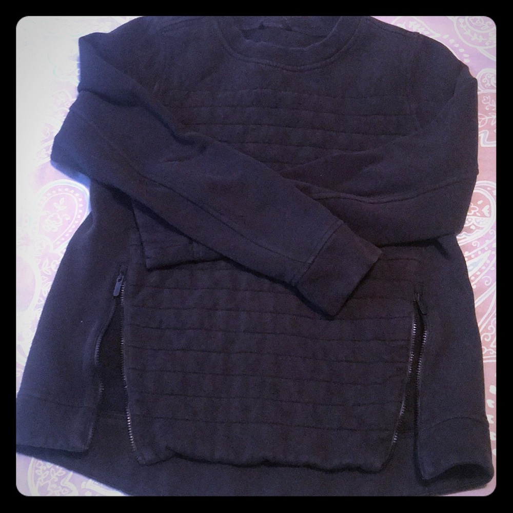 Quilted lululemon sweatshirt with side zippers